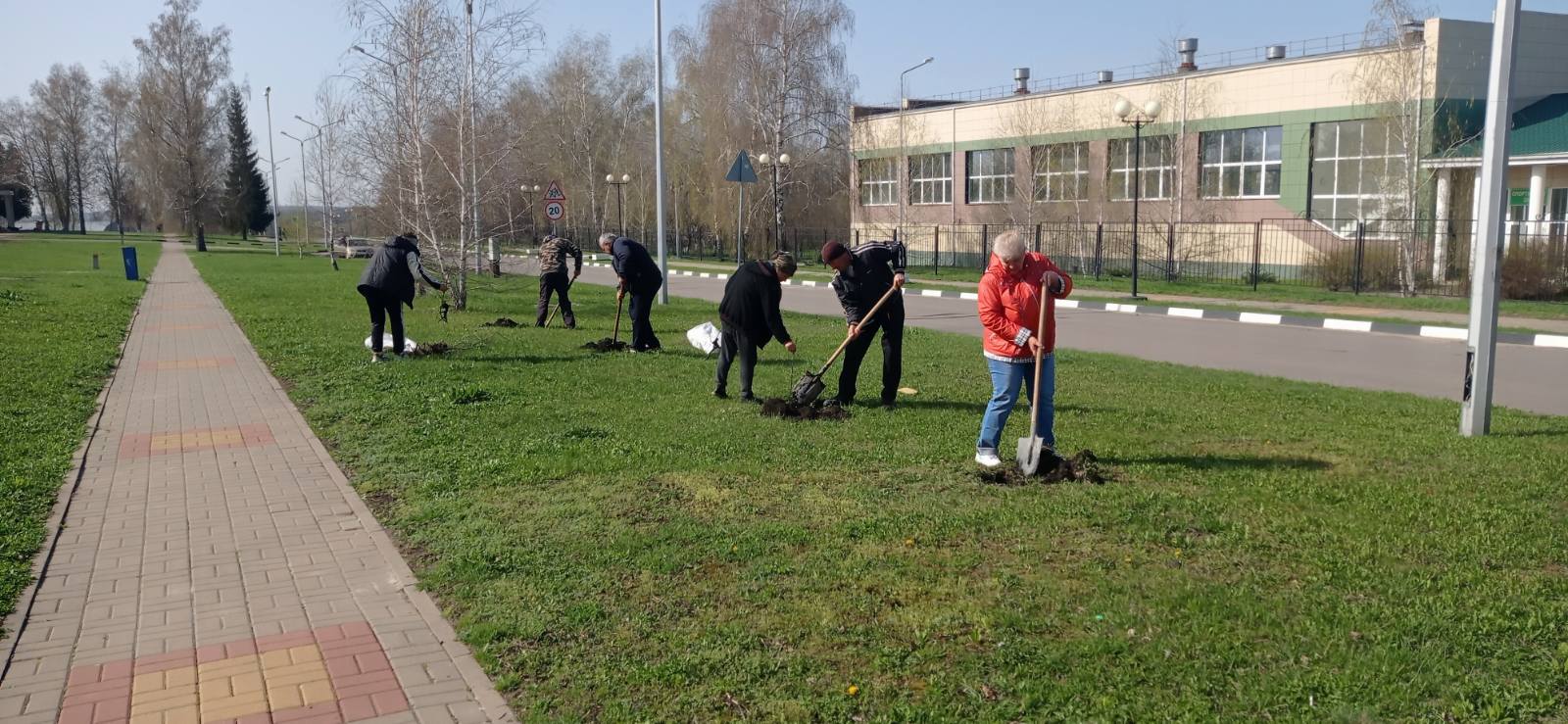 Проведение субботника.